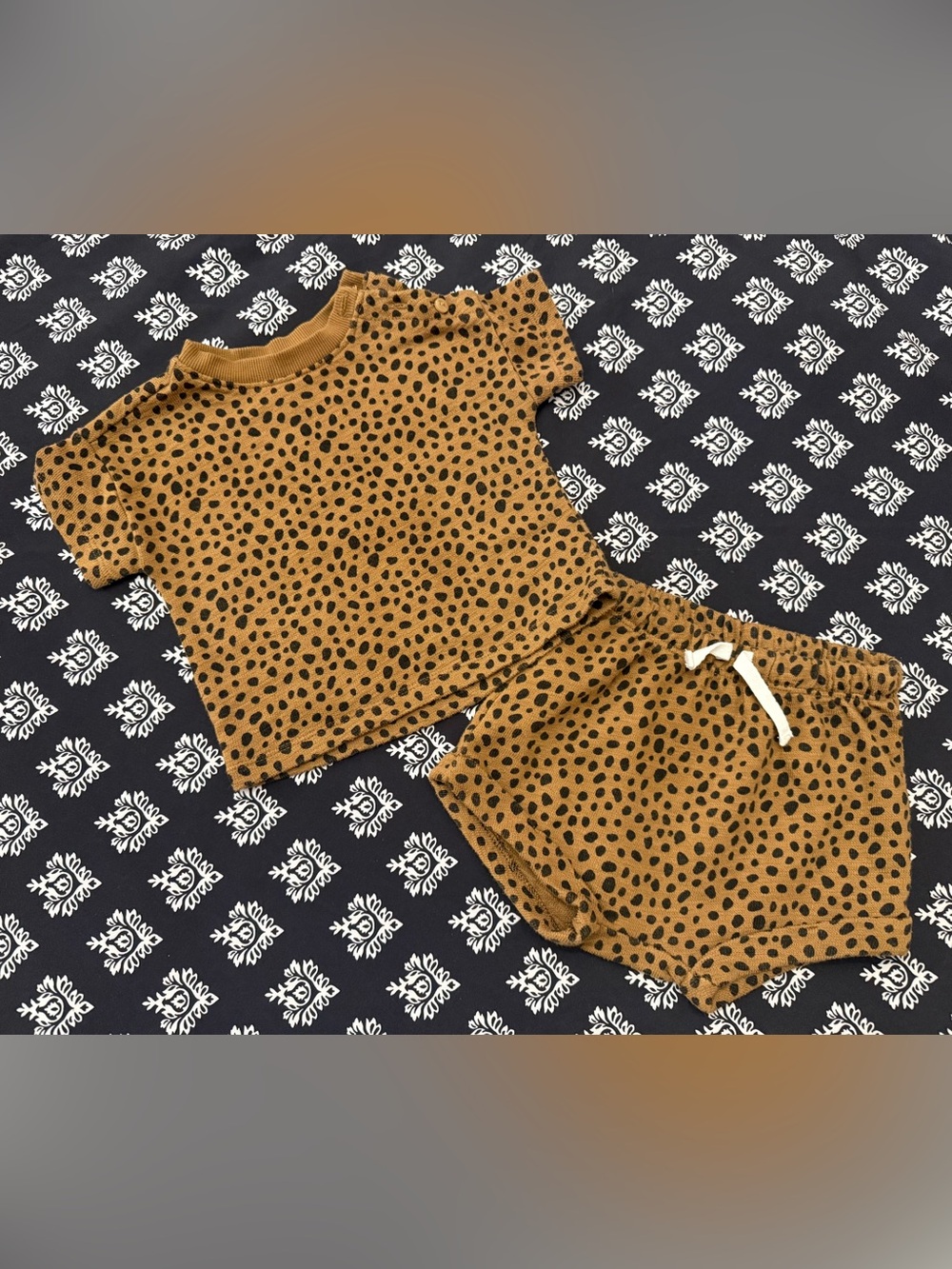 Old Navy Baby 6-12M Leopard Cheetah Animal Print Shirt Shorts 2 Piece Outfit